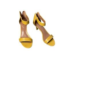 Style & CO Paycee Two-Piece Dress Sandals Yellow/Gold Size 9